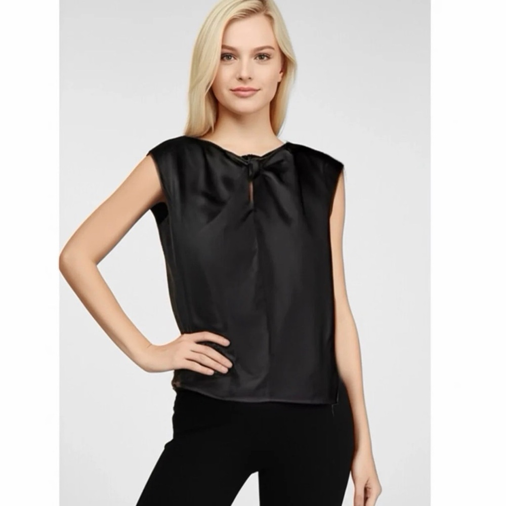 Nine‎ West black twist keyhole shirt sleeve size medium